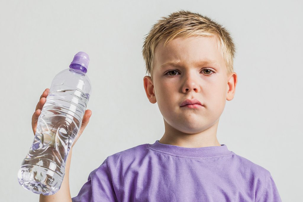 La sed oculta: la importancia del agua en la infancia