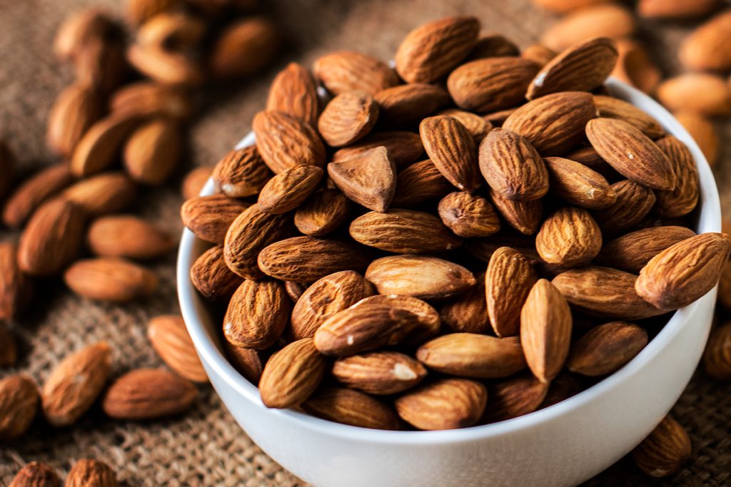 LA ALMENDRA: PROPIEDADES, BENEFICIOS Y RECETA SALUDABLE PARA TU DÍA A DÍA