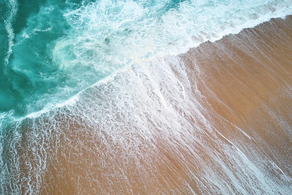 EL MAR COMO REFUGIO EMOCIONAL: POR QUÉ EL OCÉANO TIENE EL PODER DE SANARNOS